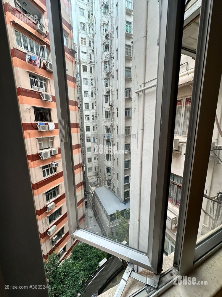 環海大廈 租盤 2 房 747 平方呎