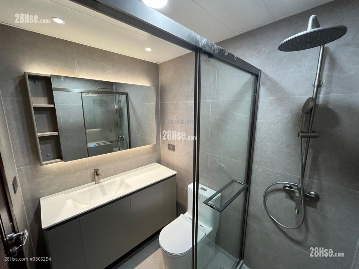 The Legend Rental 3 Bedrooms , 2 Bathrooms 867 ft²