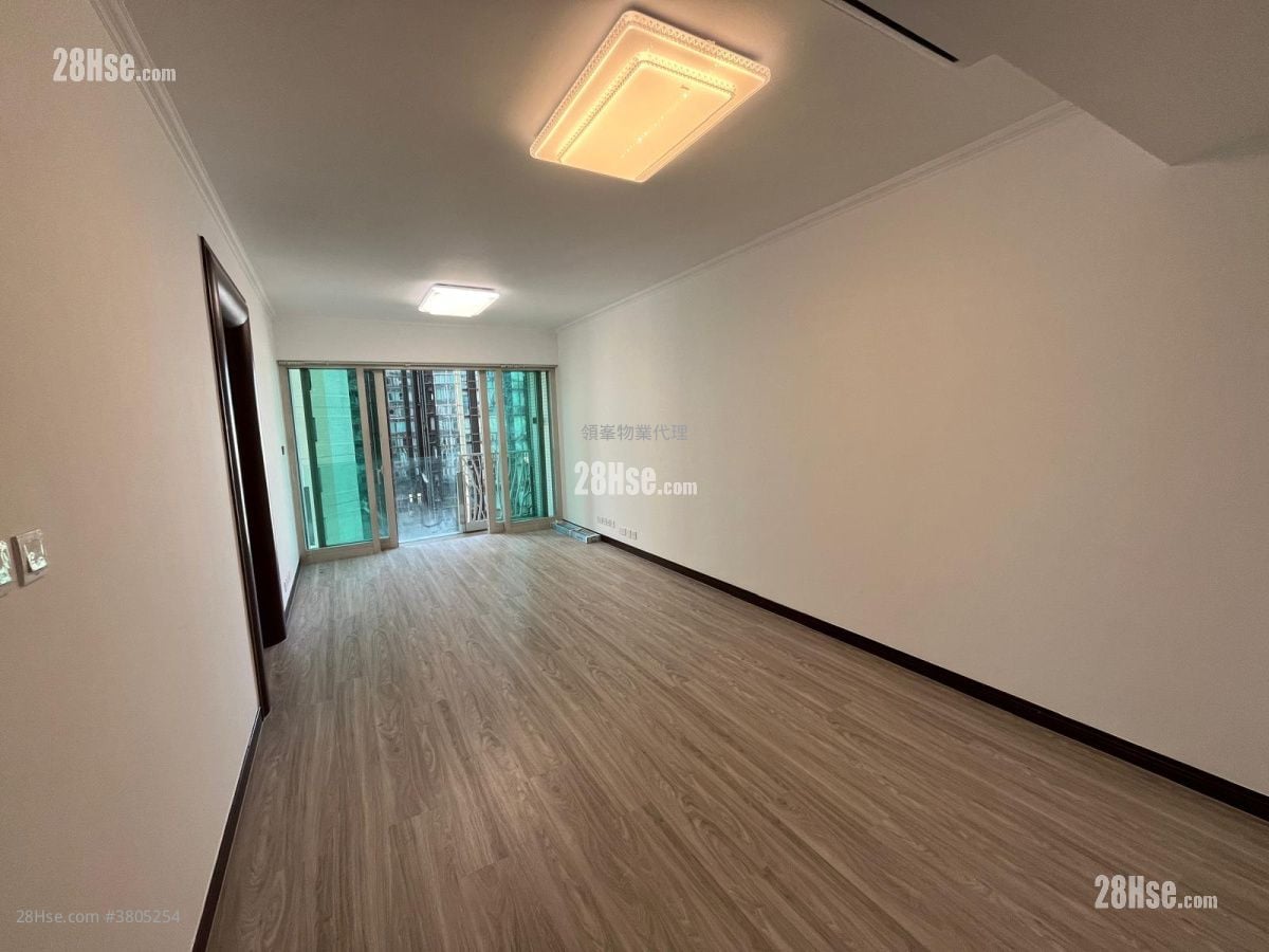 The Legend Rental 3 Bedrooms , 2 Bathrooms 867 ft²