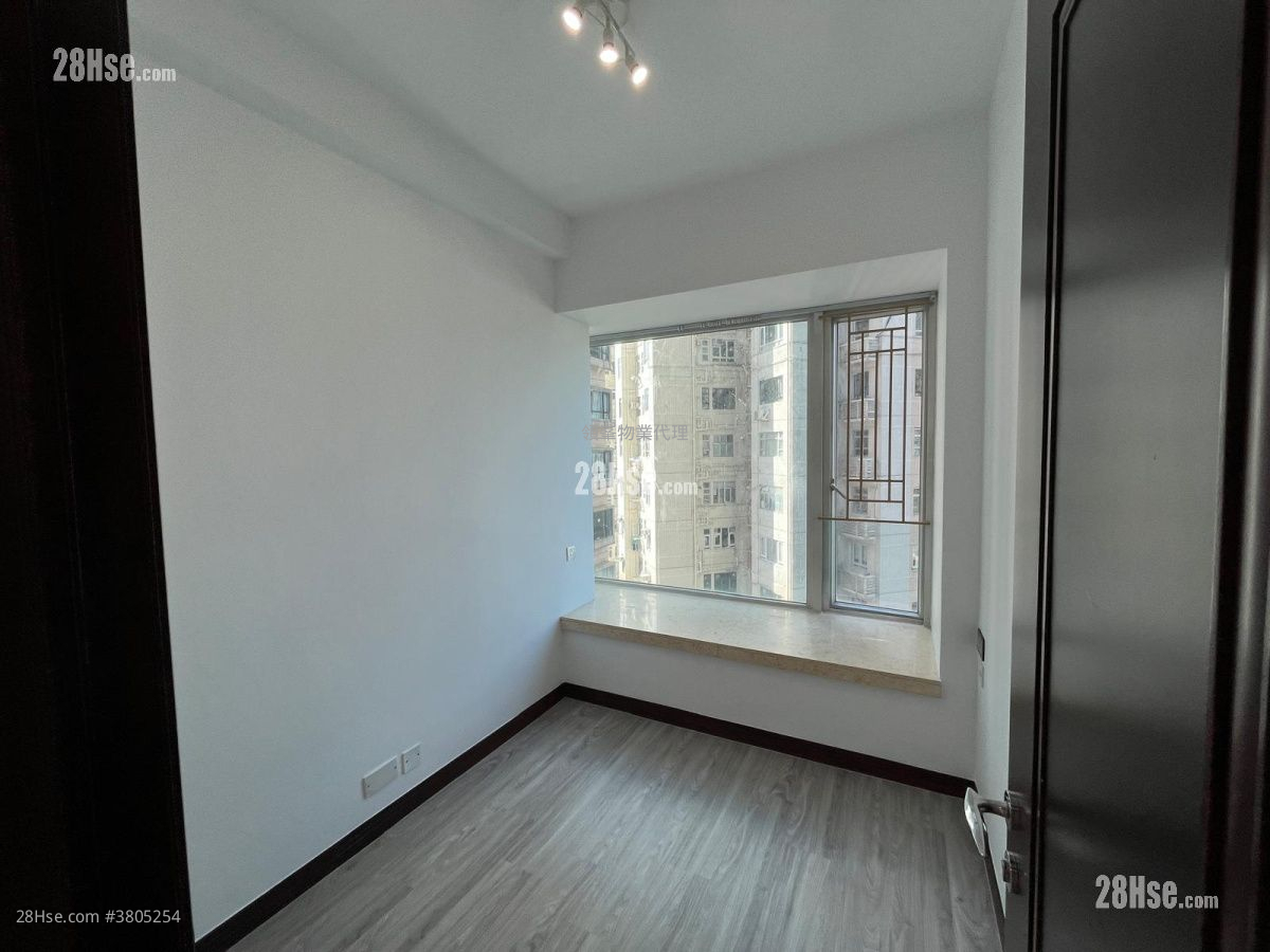 The Legend Rental 3 Bedrooms , 2 Bathrooms 867 ft²