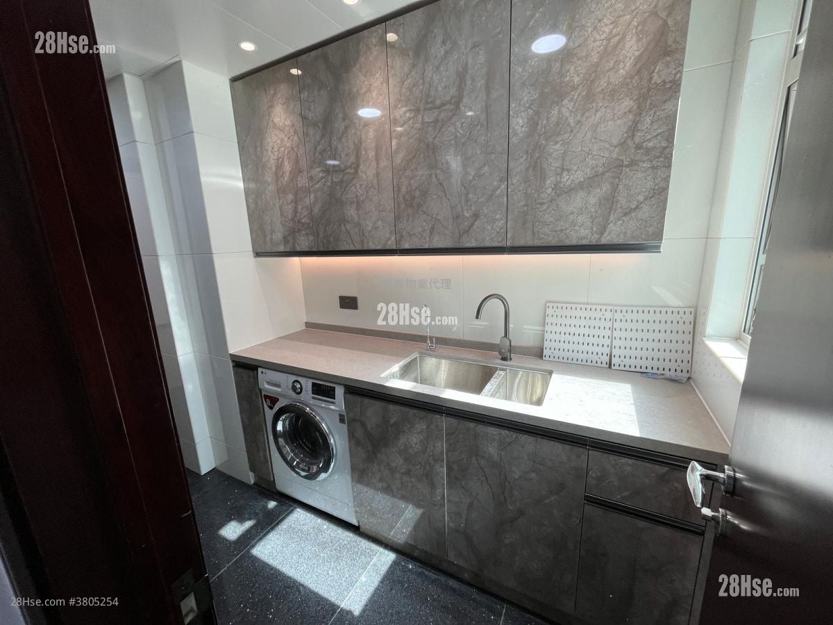 The Legend Rental 3 Bedrooms , 2 Bathrooms 867 ft²