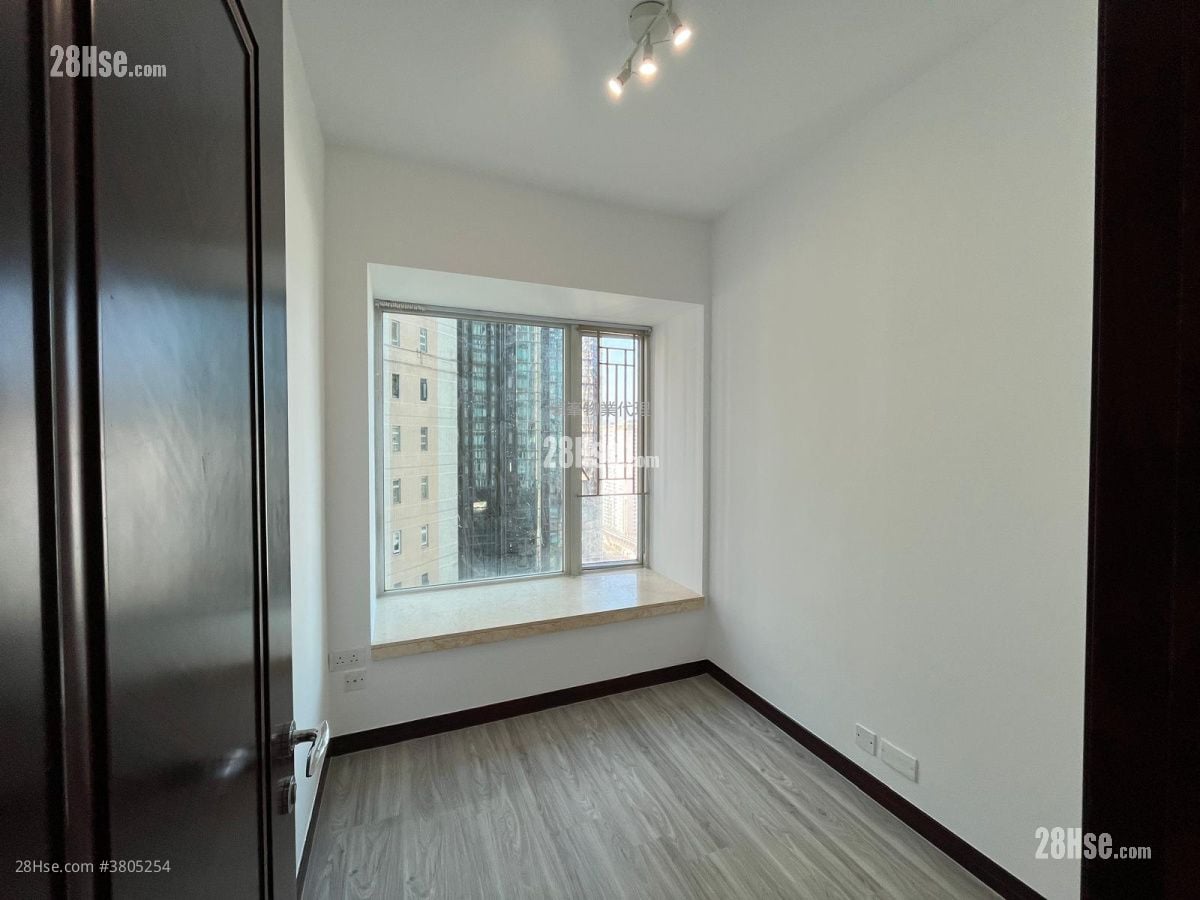 The Legend Rental 3 Bedrooms , 2 Bathrooms 867 ft²