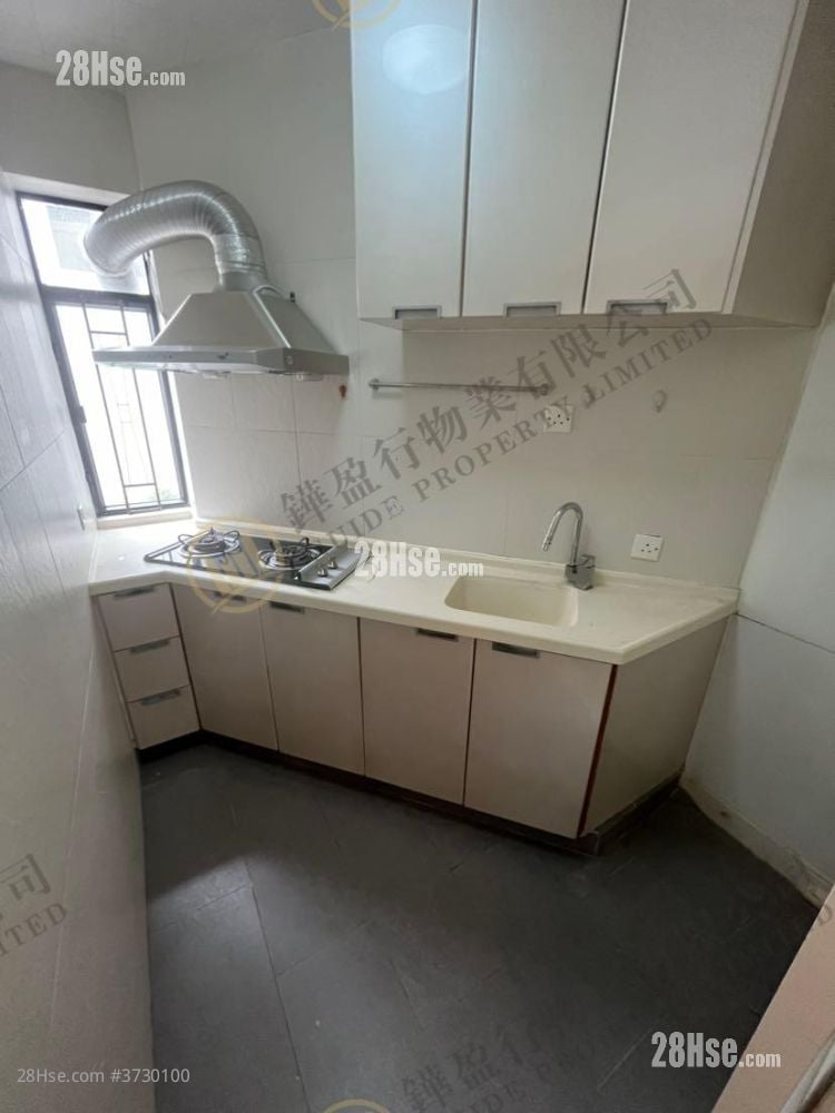 Kornhill Rental 2 Bedrooms , 1 Bathroom 466 ft²