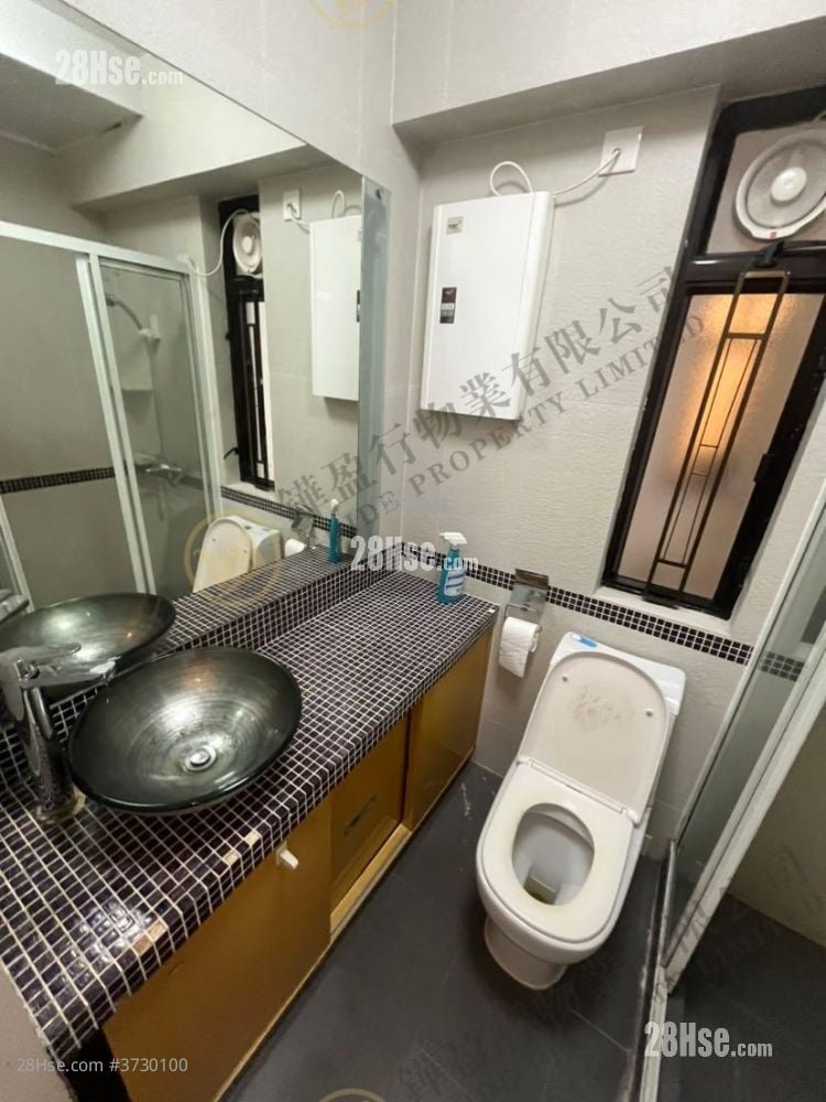 Kornhill Rental 2 Bedrooms , 1 Bathroom 466 ft²