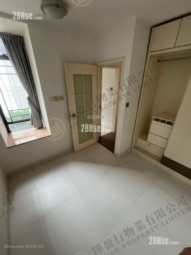 Kornhill Rental 2 Bedrooms , 1 Bathroom 466 ft²