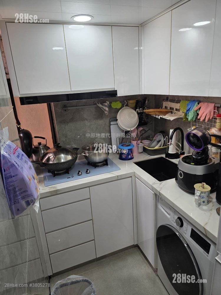 Sunshine City Sell 3 Bedrooms , 1 Bathroom 519 ft²