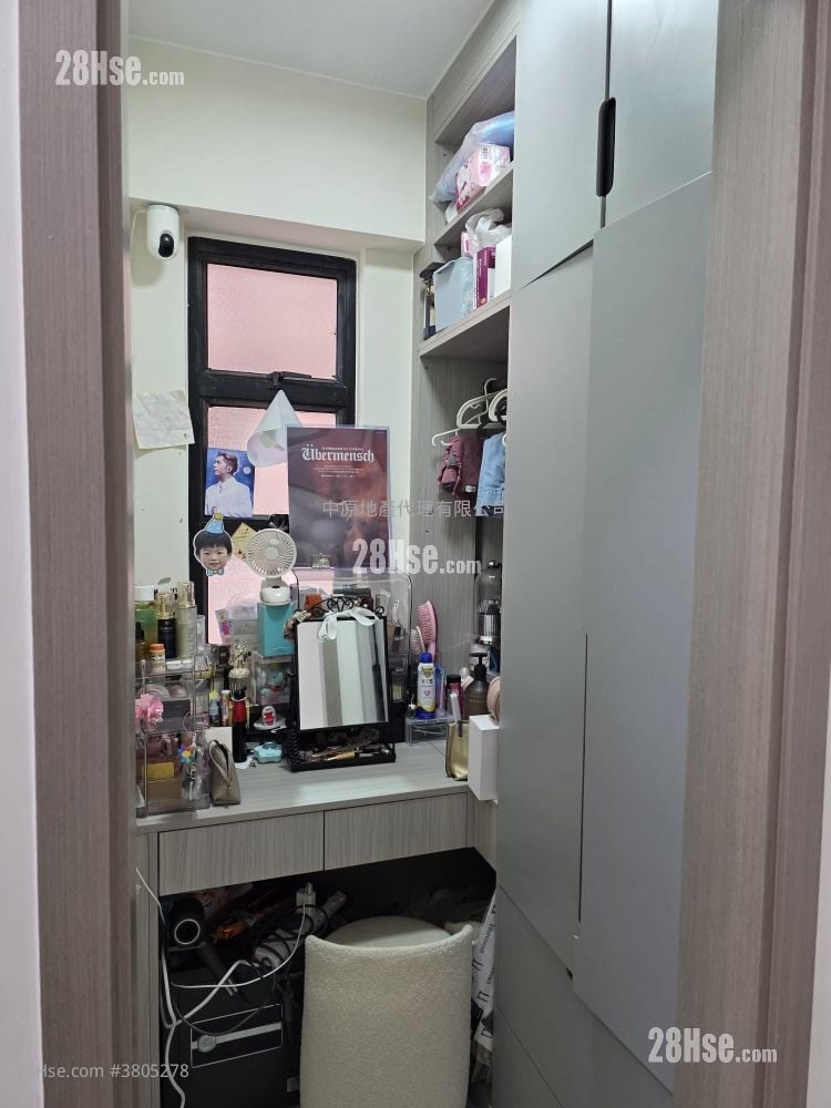 Sunshine City Sell 3 Bedrooms , 1 Bathroom 519 ft²