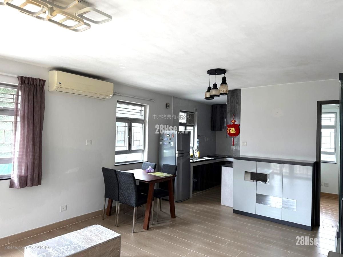 living room: Wang Toi Shan Rental 3 Bedrooms , 1 Bathroom