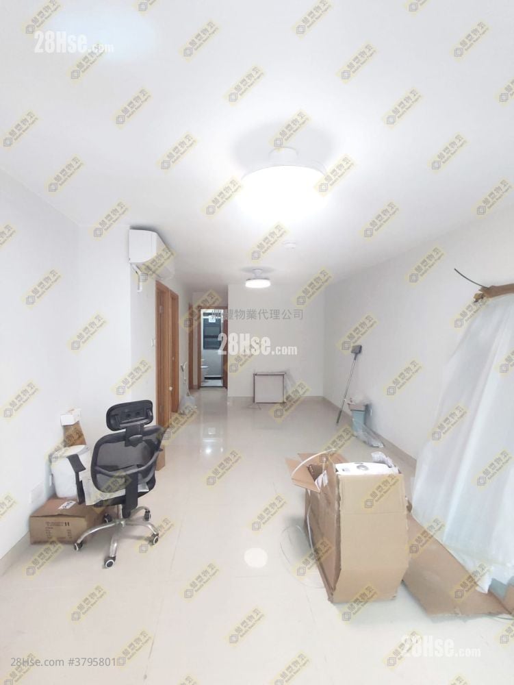 living room: Village Rental 3 Bedrooms , 1 Bathroom