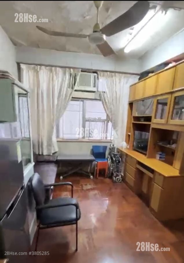 Sun Hing Building Sell 2 Bedrooms , 1 Bathroom 396 ft²