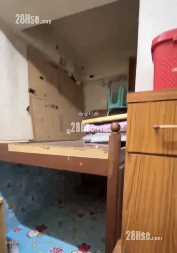 Sun Hing Building Sell 2 Bedrooms , 1 Bathroom 396 ft²