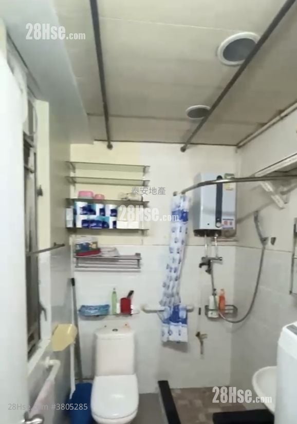 Sun Hing Building Sell 2 Bedrooms , 1 Bathroom 396 ft²