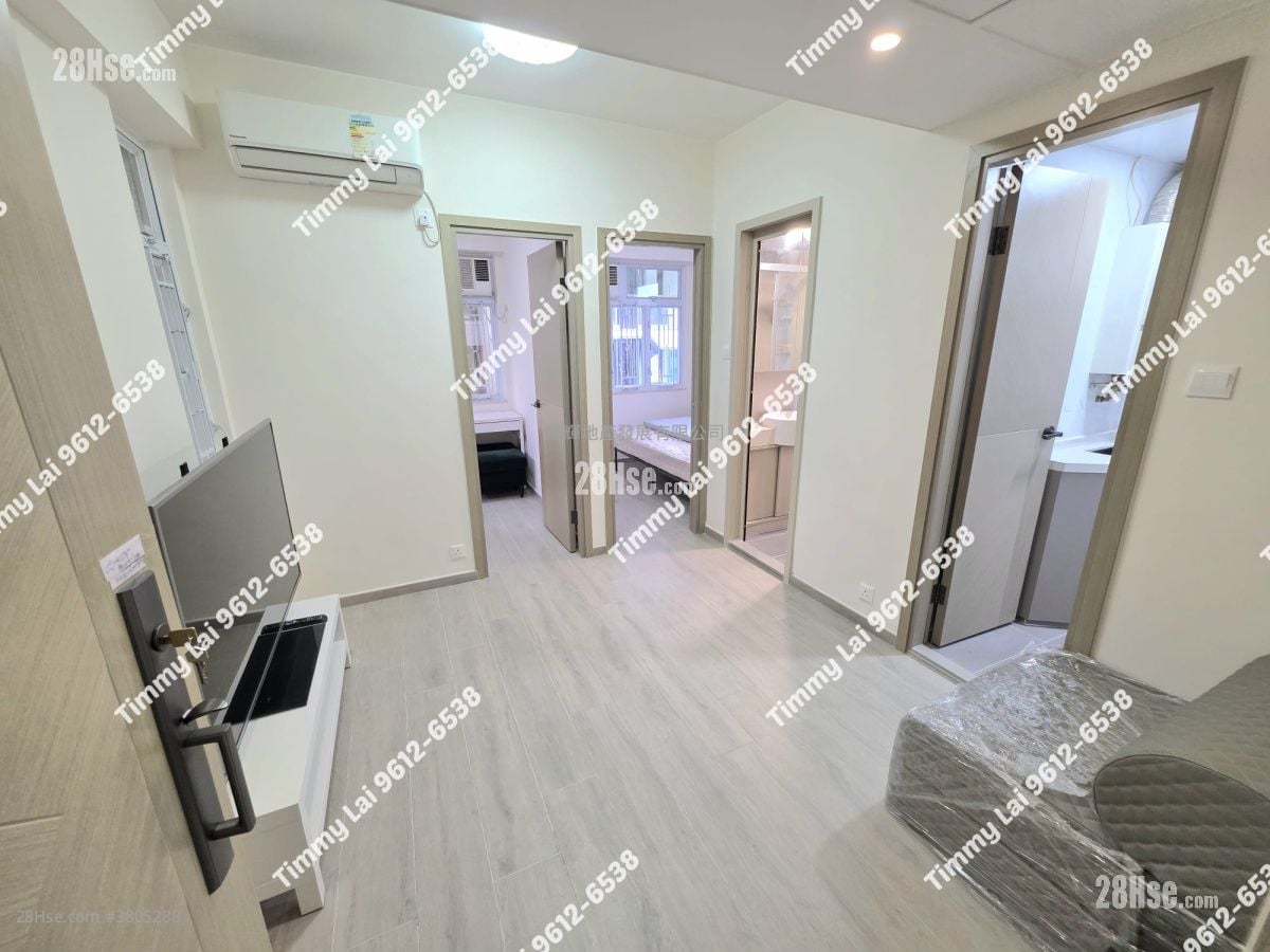 Wai Pont House Sell 2 Bedrooms , 1 Bathroom 292 ft²