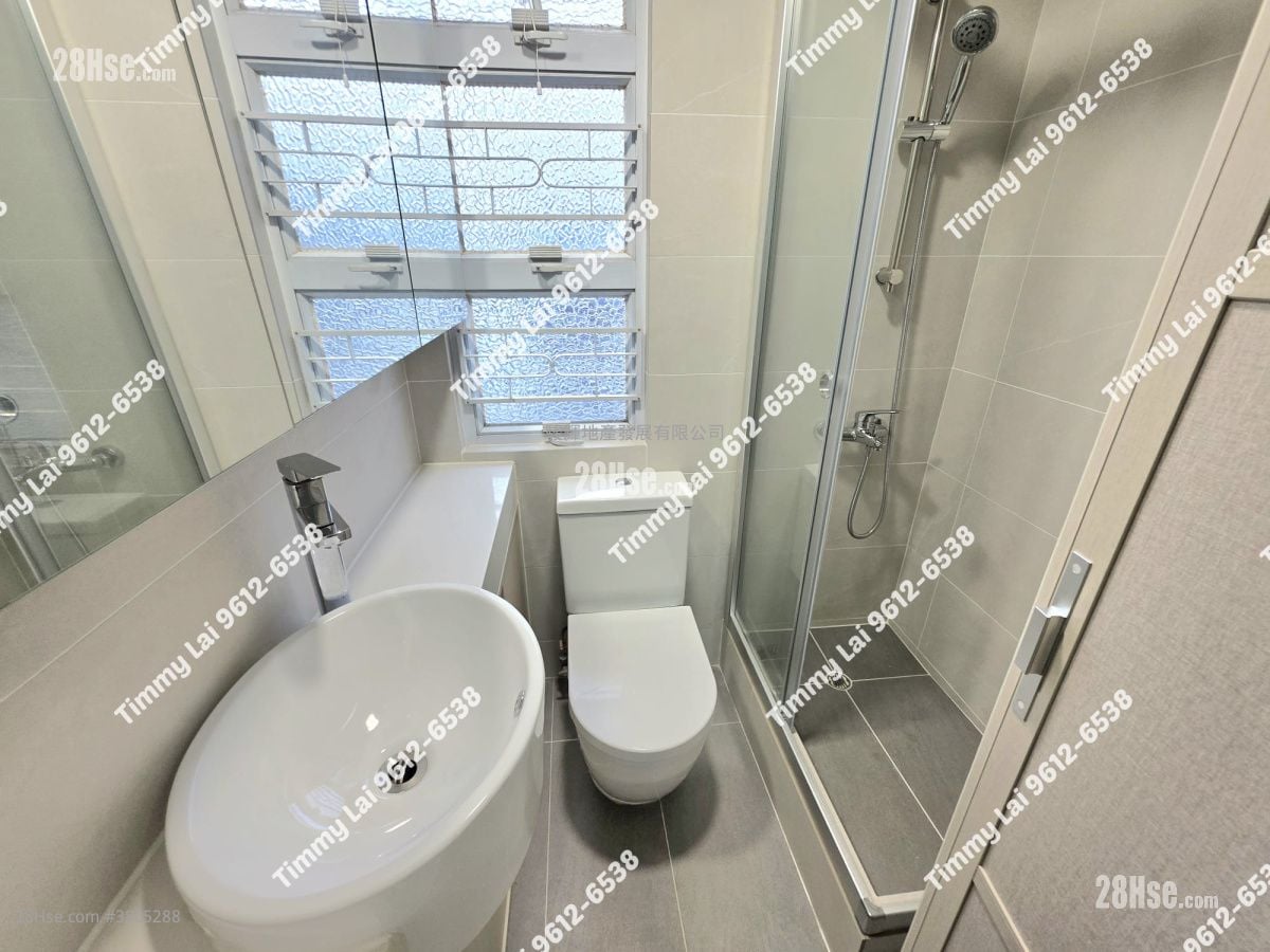 Wai Pont House Sell 2 Bedrooms , 1 Bathroom 292 ft²