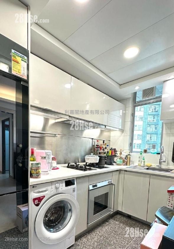 Manhattan Hill Sell 2 Bedrooms , 1 Bathroom 496 ft²