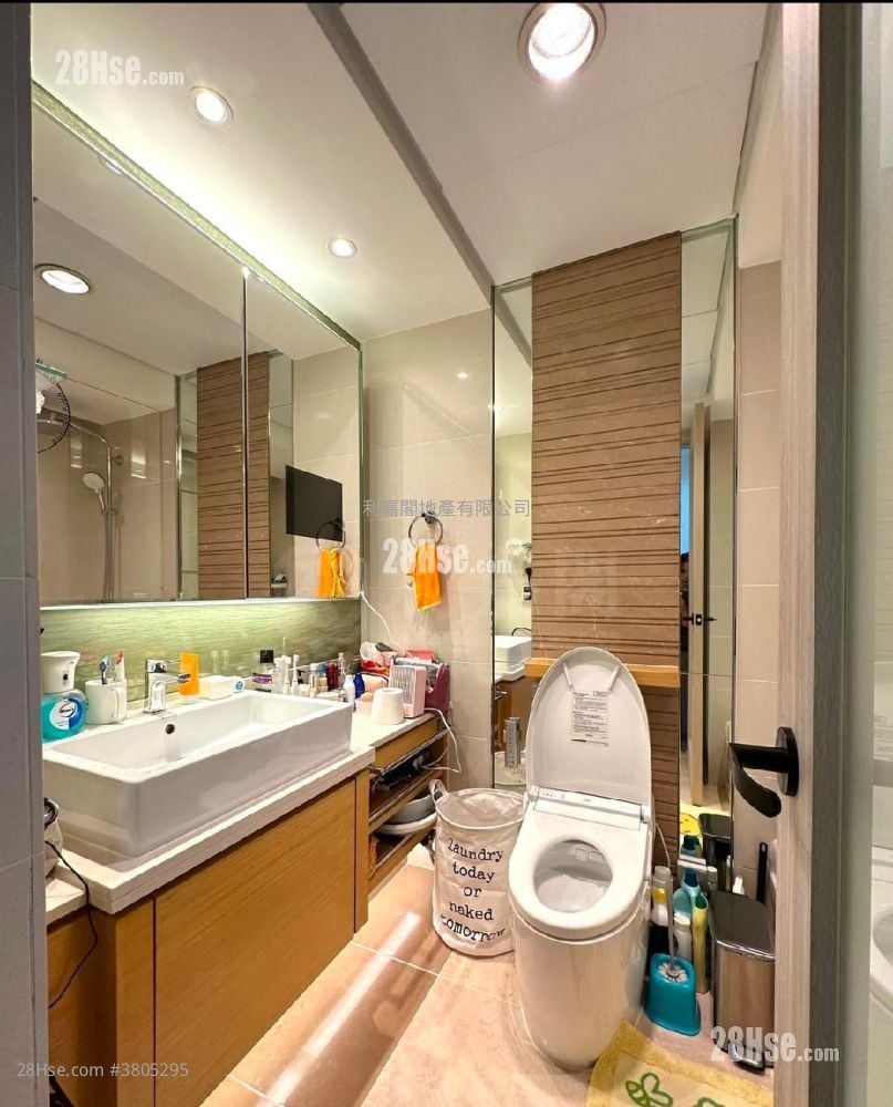 Manhattan Hill Sell 2 Bedrooms , 1 Bathroom 496 ft²