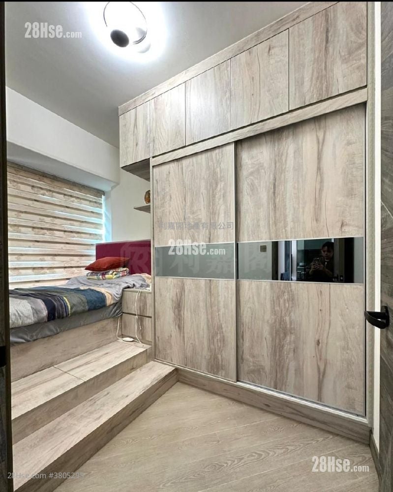 Manhattan Hill Sell 2 Bedrooms , 1 Bathroom 496 ft²