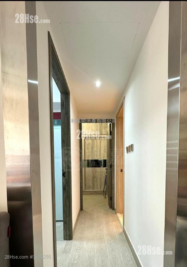 Manhattan Hill Sell 2 Bedrooms , 1 Bathroom 496 ft²