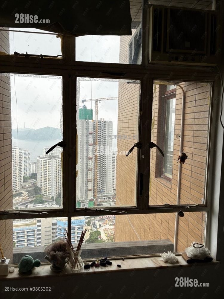 Chi Fu Fa Yuen Sell 2 Bedrooms , 1 Bathroom 439 ft²