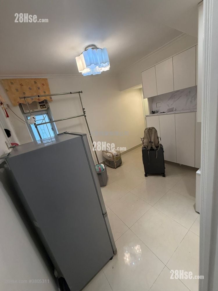 Faerie Court Rental 2 Bedrooms , 1 Bathroom 309 ft²