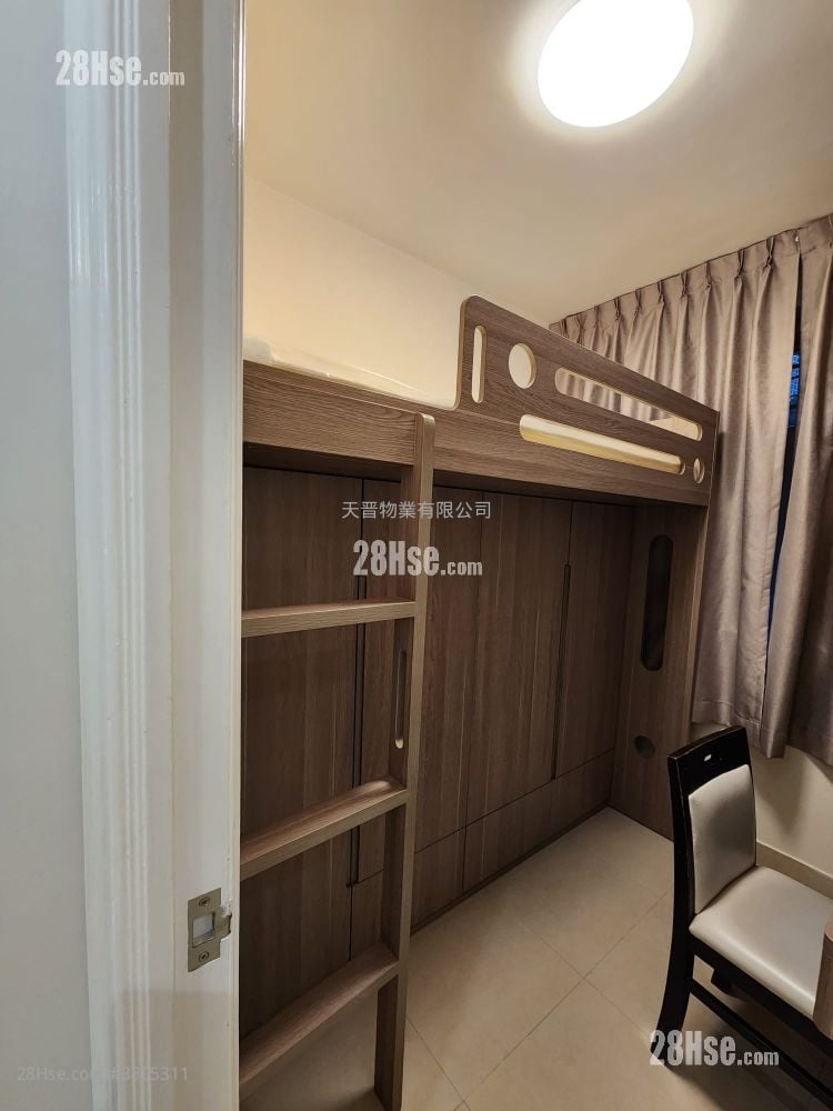 Faerie Court Rental 2 Bedrooms , 1 Bathroom 309 ft²