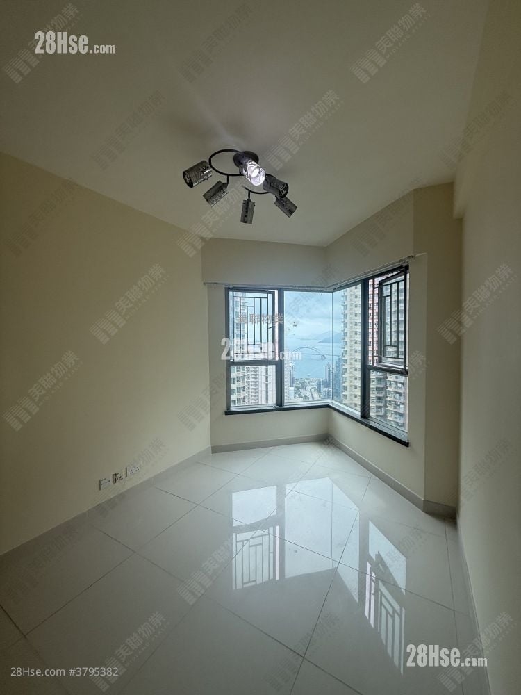 Tseung Kwan O Plaza Sell 3 Bedrooms , 1 Bathroom 538 ft²