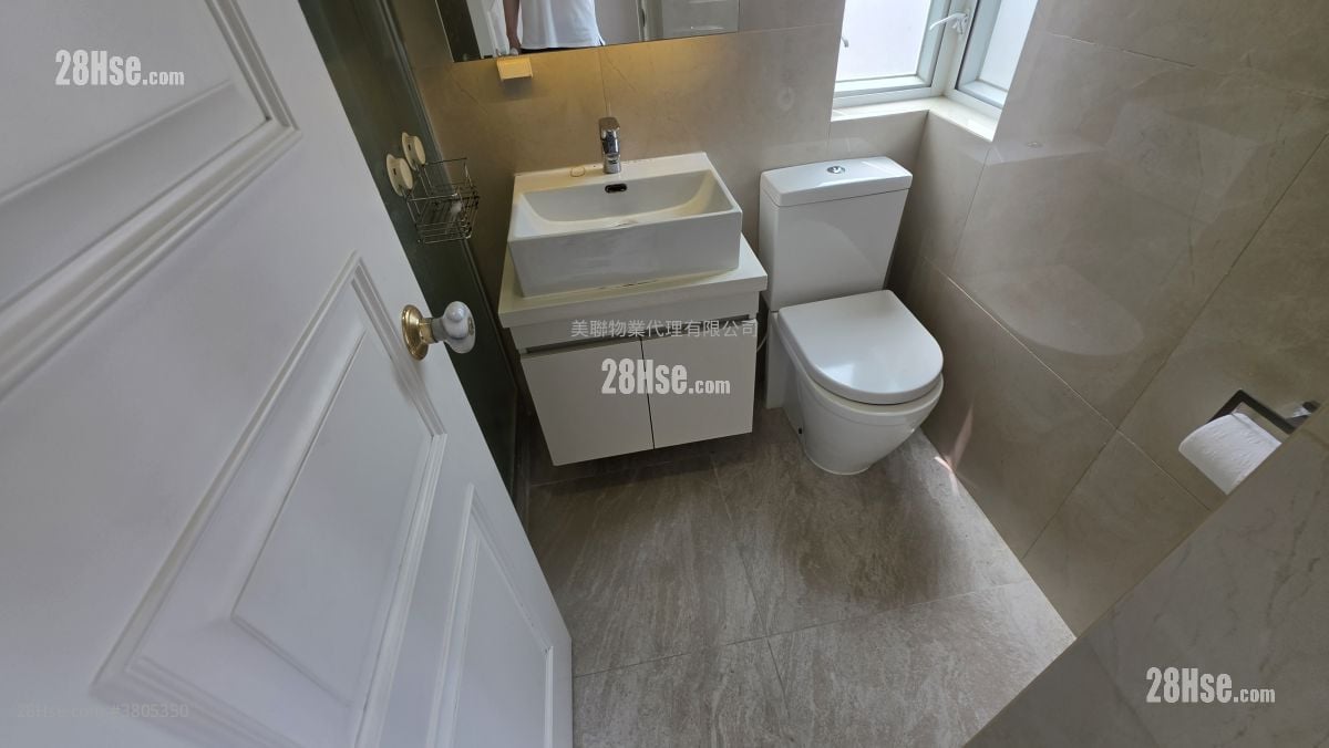 Kaiser's Mansion Sell 3 Bedrooms , 2 Bathrooms 1,061 ft²