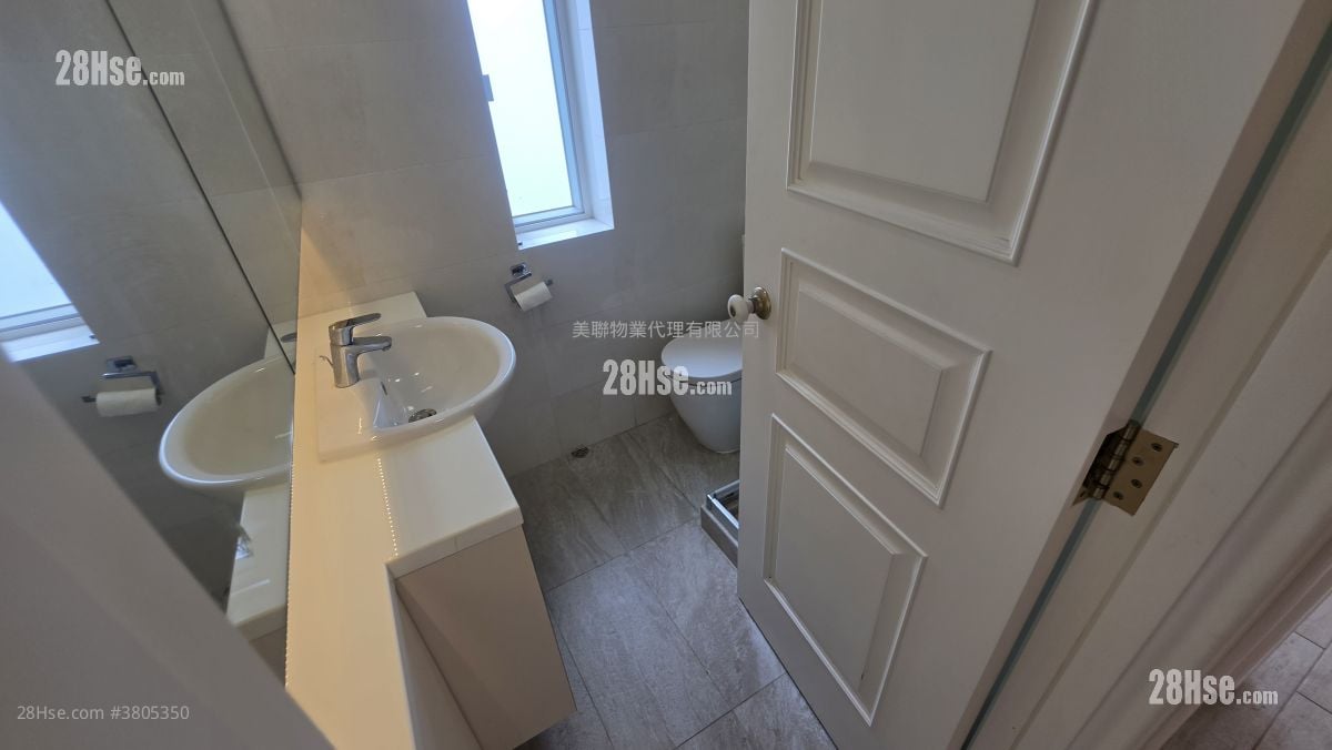 Kaiser's Mansion Sell 3 Bedrooms , 2 Bathrooms 1,061 ft²