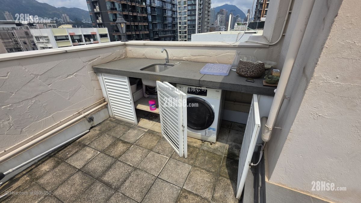 Kaiser's Mansion Sell 3 Bedrooms , 2 Bathrooms 1,061 ft²