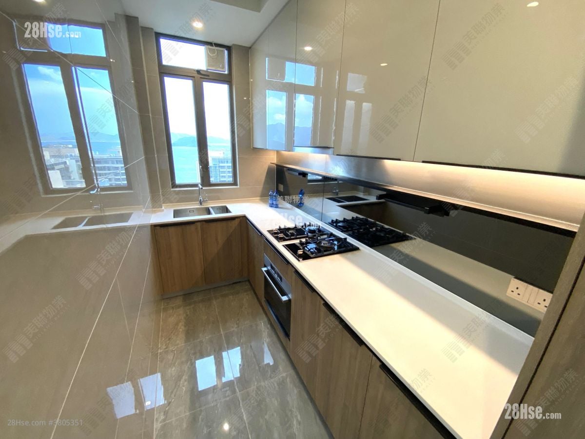 Centra Horizon Rental 2 Bedrooms , 2 Bathrooms 620 ft²