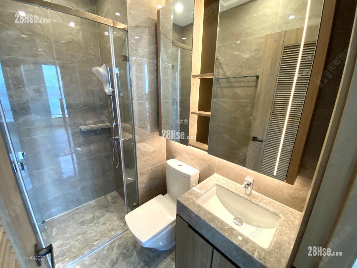 Centra Horizon Rental 2 Bedrooms , 2 Bathrooms 620 ft²