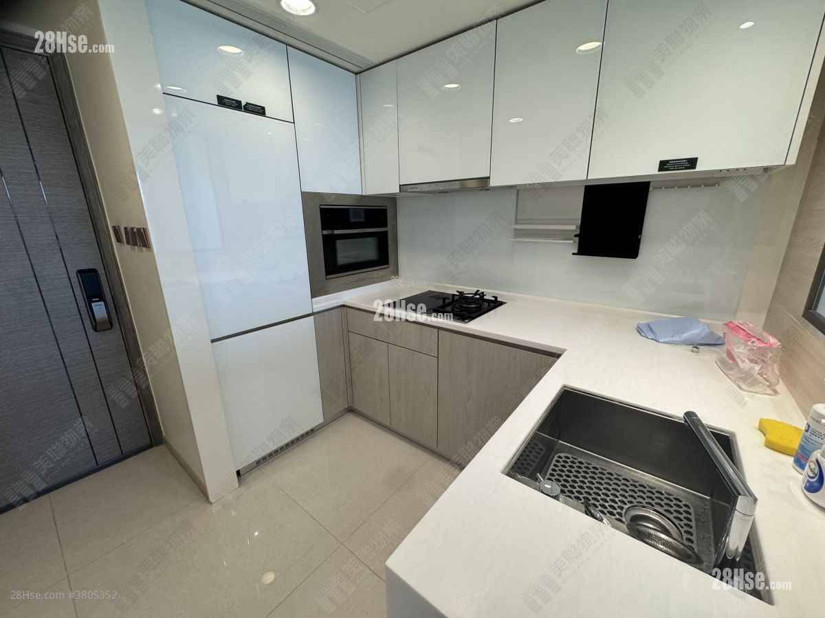 Sea To Sky Sell 2 Bedrooms 482 ft²