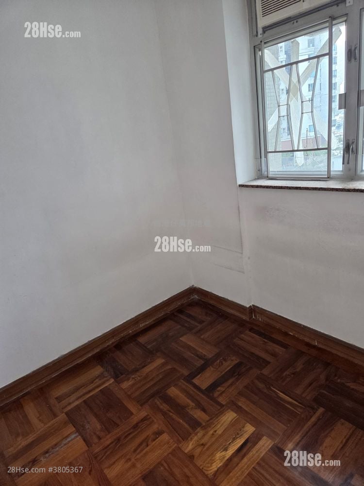 Sunny Court Rental 2 Bedrooms 340 ft²