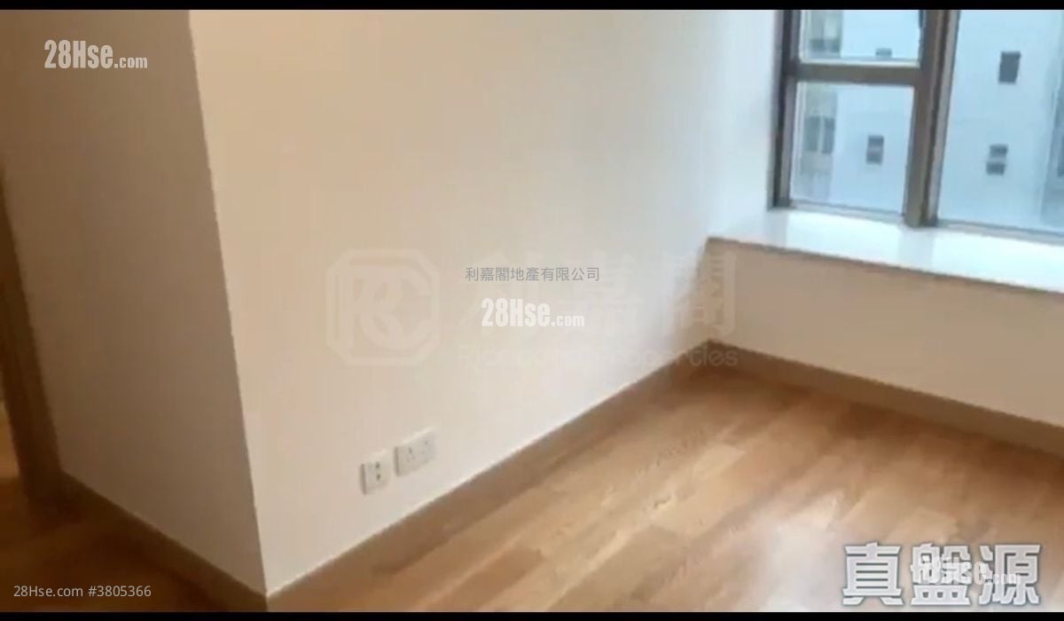 Island Crest Sell 2 Bedrooms , 1 Bathroom 555 ft²