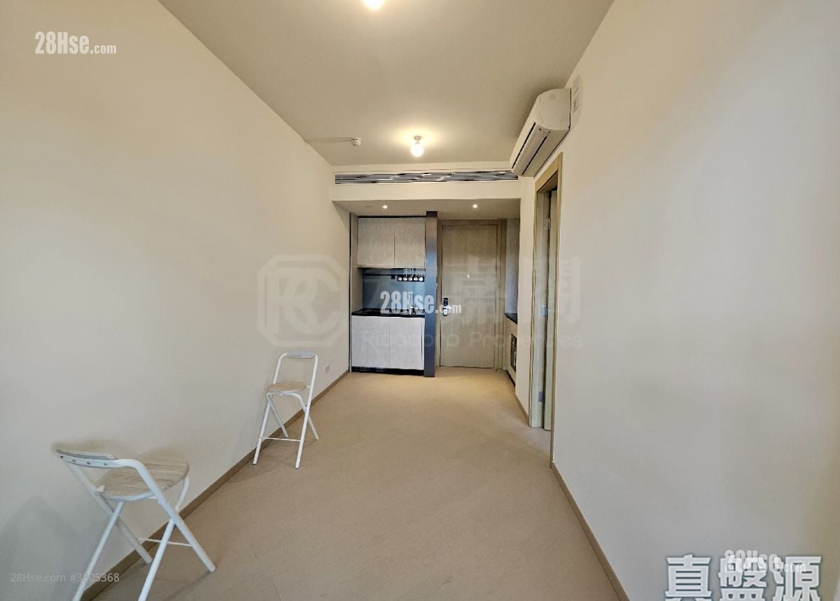 One Victoria Sell 1 Bedroom 348 ft²