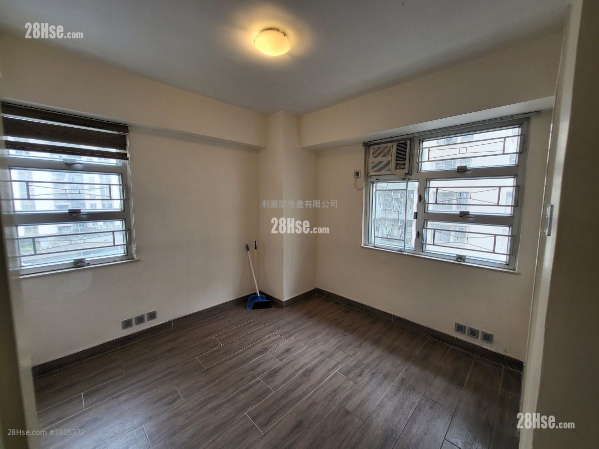 Mei Foo Sun Chuen Sell 3 Bedrooms , 1 Bathroom 579 ft²