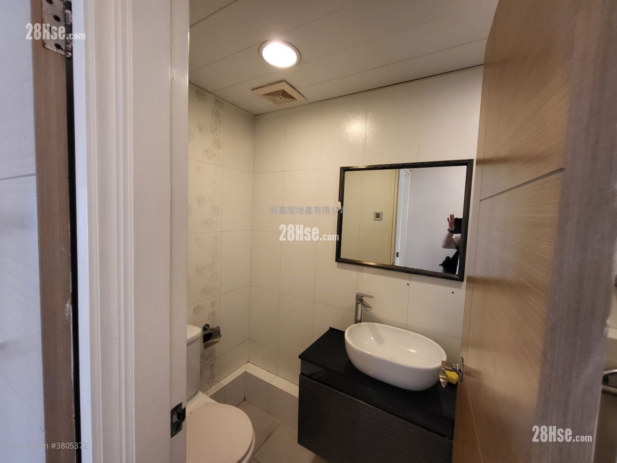 Mei Foo Sun Chuen Sell 3 Bedrooms , 1 Bathroom 579 ft²