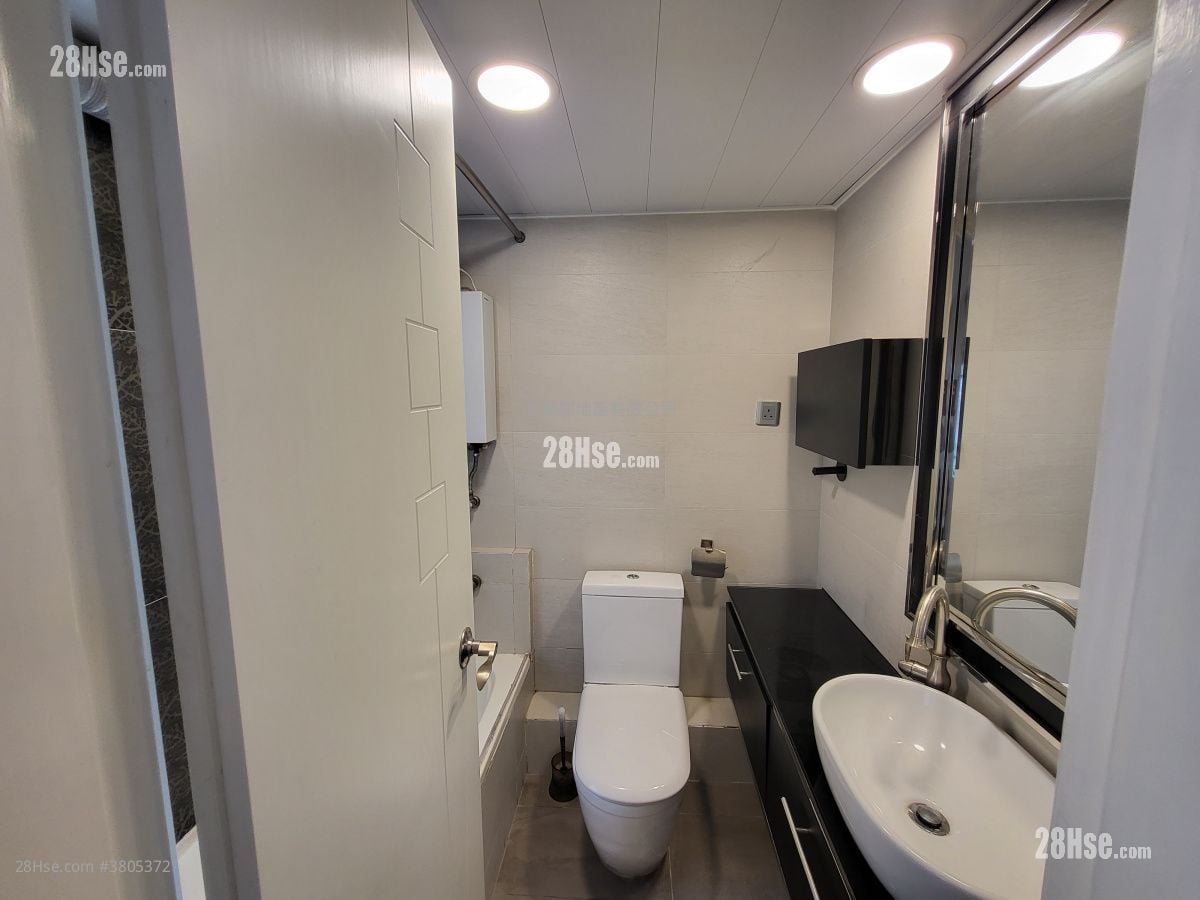 Mei Foo Sun Chuen Sell 3 Bedrooms , 1 Bathroom 579 ft²