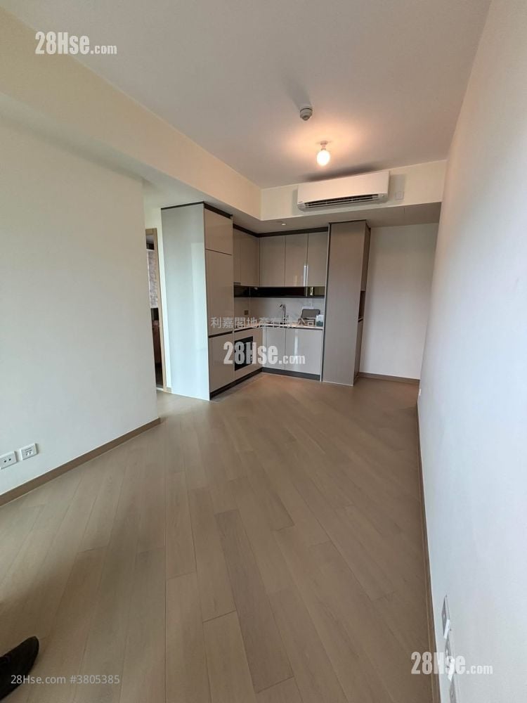 Grand Mayfair  Sell 2 Bedrooms 445 ft²