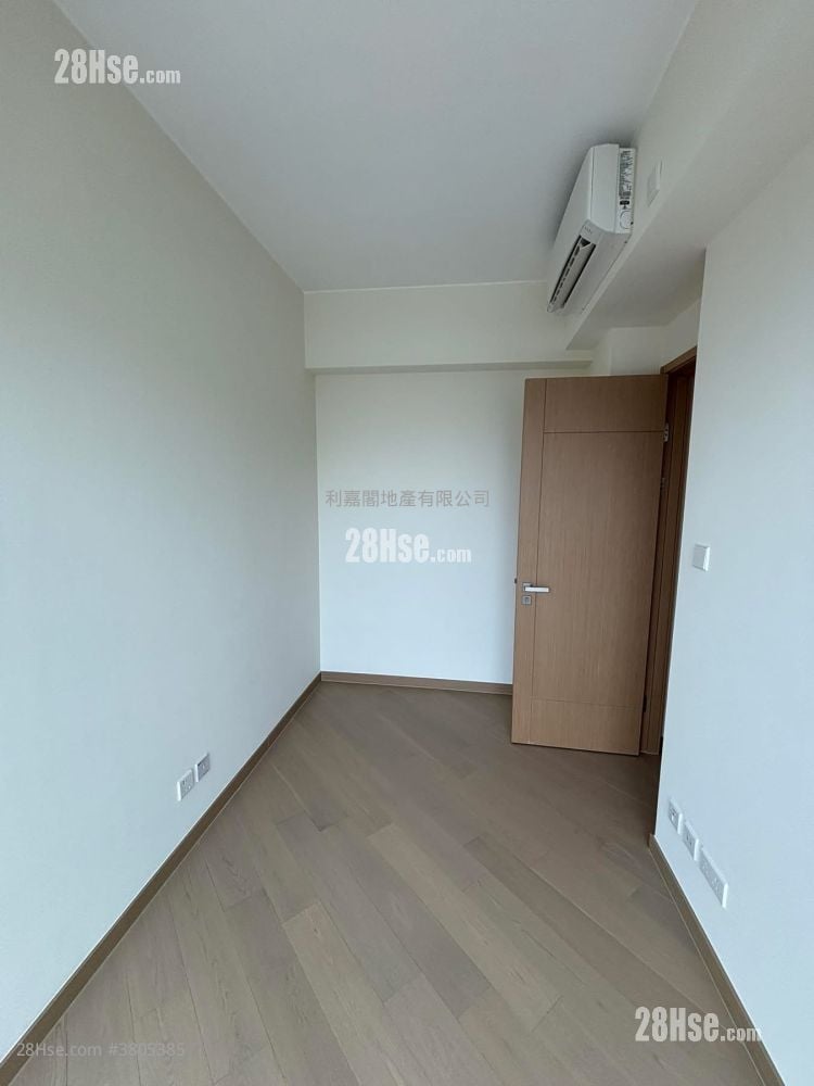 Grand Mayfair  Sell 2 Bedrooms 445 ft²