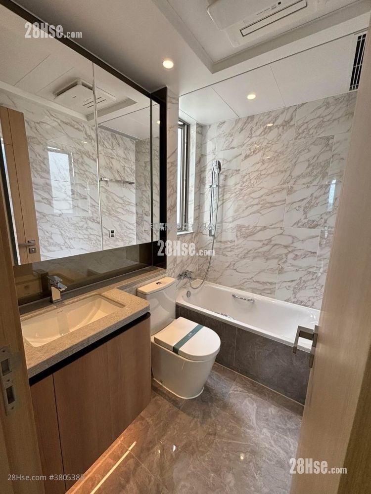 Grand Mayfair  Sell 2 Bedrooms 445 ft²