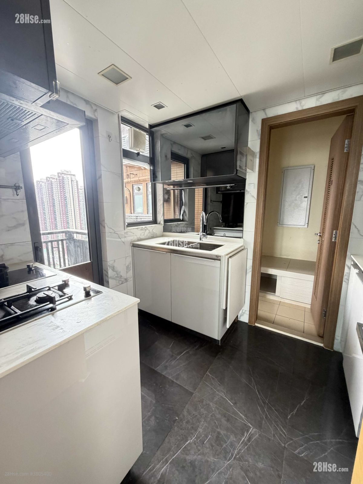 Grand Yoho Sell 3 Bedrooms , 3 Bathrooms 777 ft²