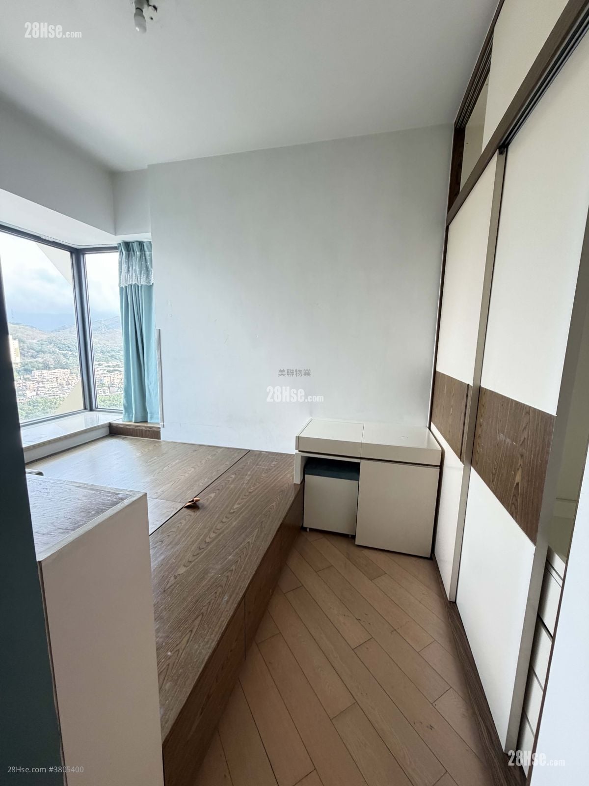 Grand Yoho Sell 3 Bedrooms , 3 Bathrooms 777 ft²