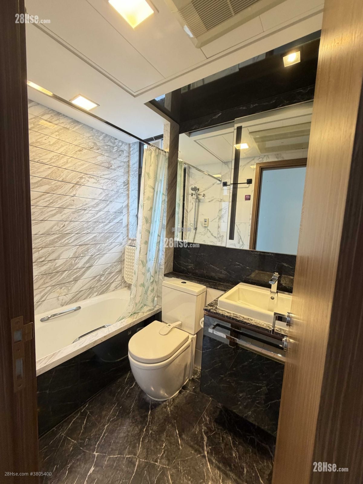 Grand Yoho Sell 3 Bedrooms , 3 Bathrooms 777 ft²