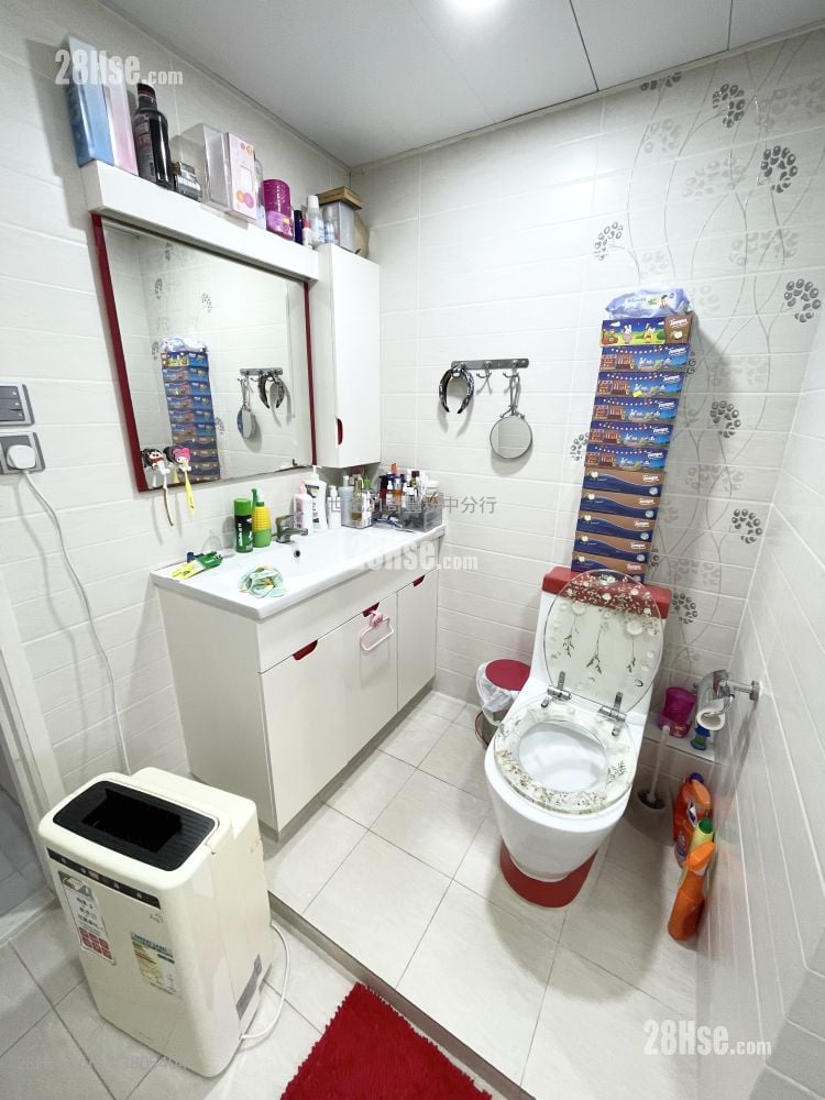 Cheung Wah Estate Sell 1 Bedroom , 1 Bathroom 423 ft²