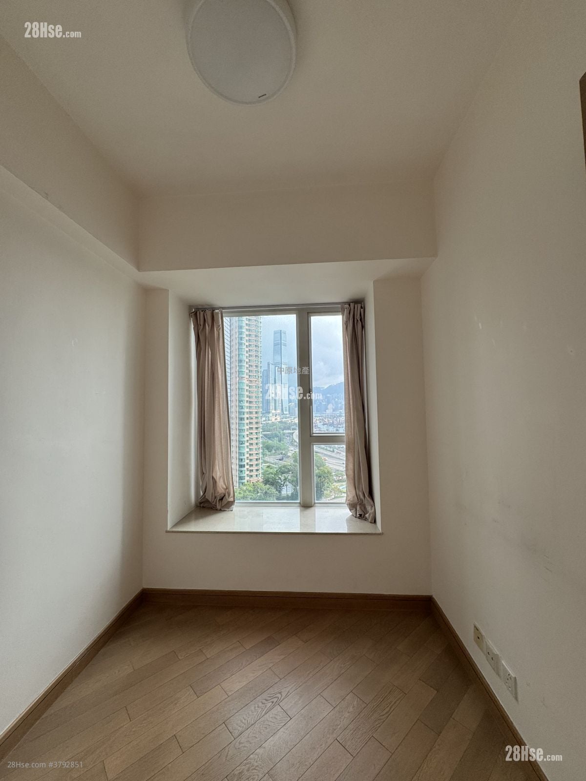 海桃湾 租盘 3 房 , 2 浴室 773 平方尺