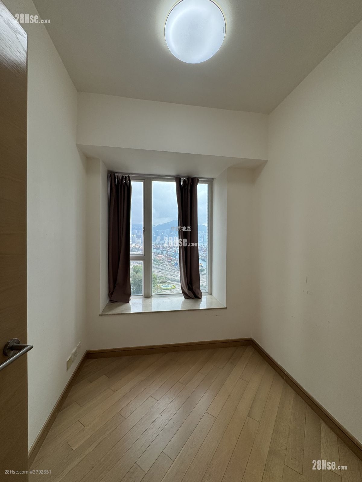 海桃湾 租盘 3 房 , 2 浴室 773 平方尺