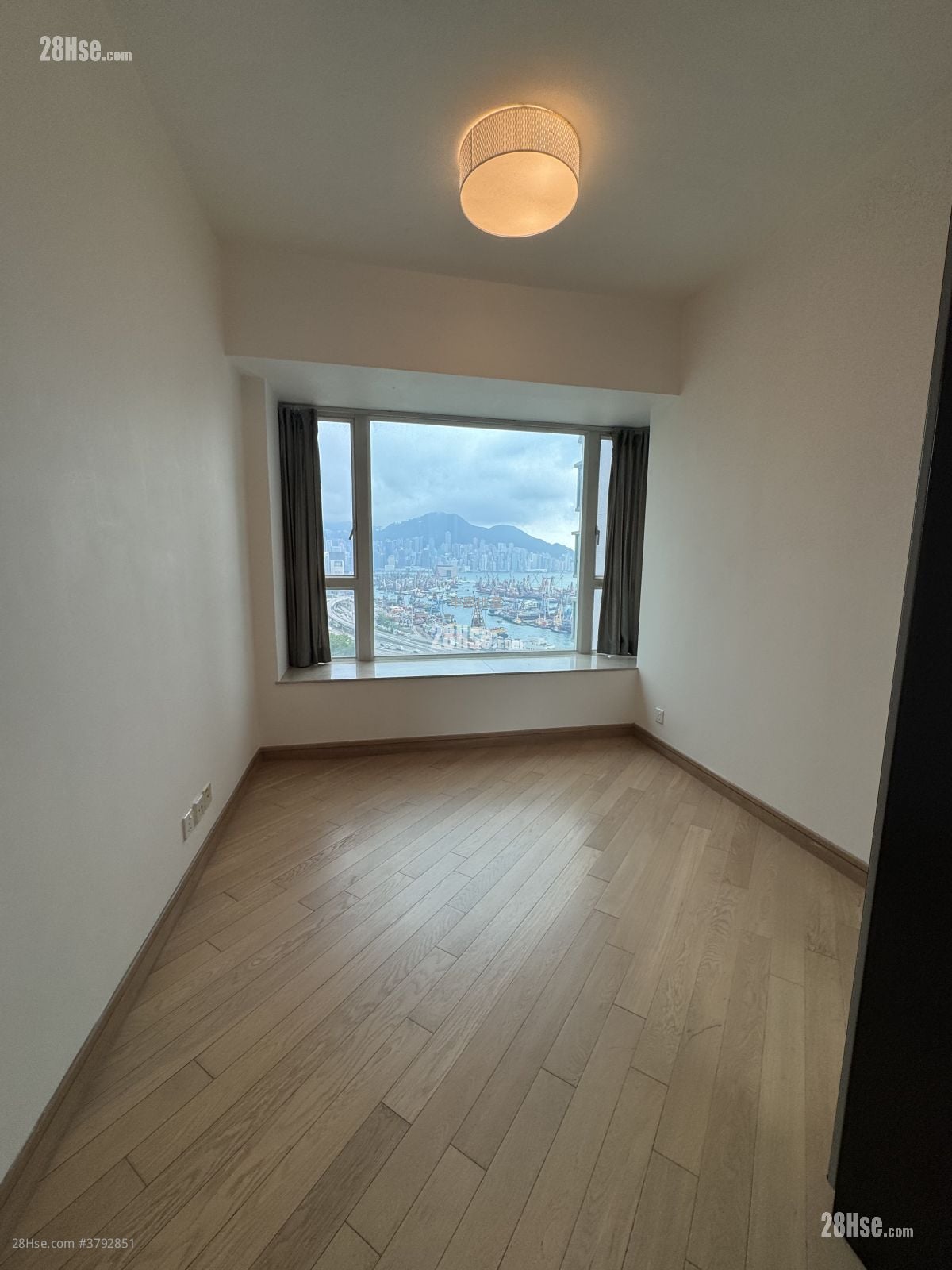 海桃湾 租盘 3 房 , 2 浴室 773 平方尺