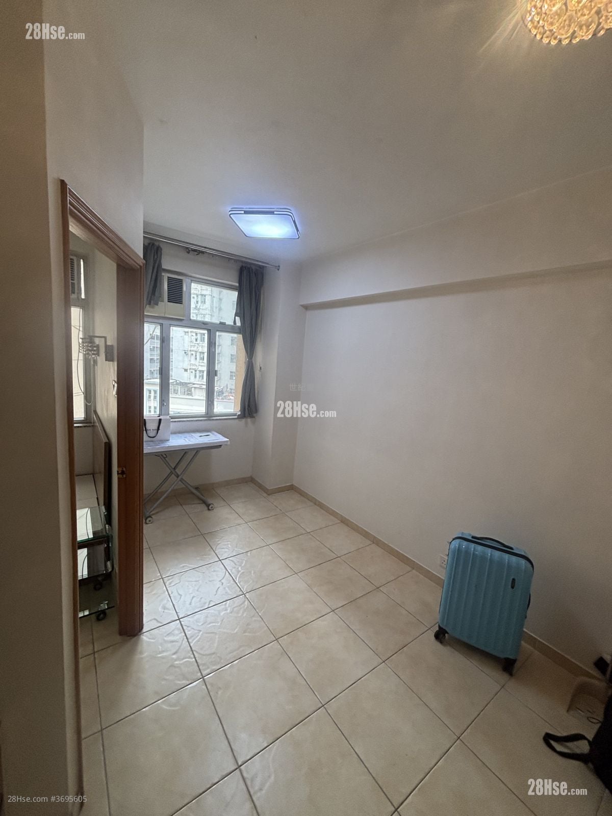 天文阁 租盘 2 房 284 平方尺