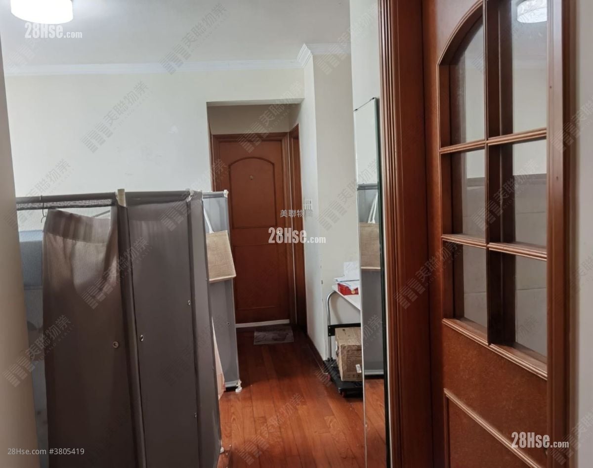 Nan Fung Plaza Sell 2 Bedrooms , 1 Bathroom 454 ft²